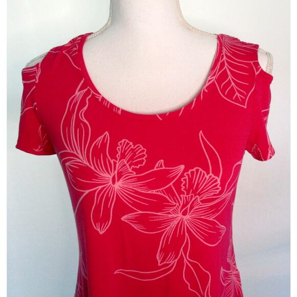 JM Collection Women's Petite Pink Floral Peek A Boo Shoulder  T-shirt Size SP - Picture 2 of 10